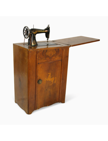 Sewing machine cabinet