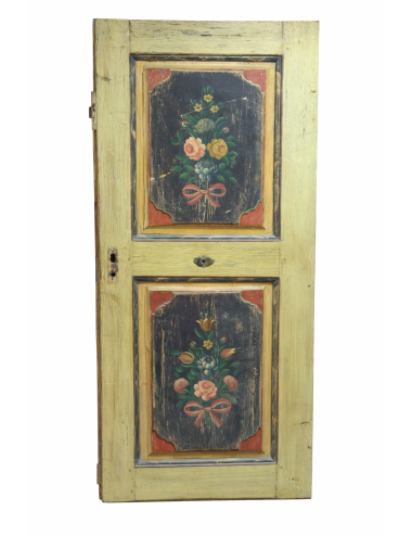 Porta dipinta su un lato stile tirolese
