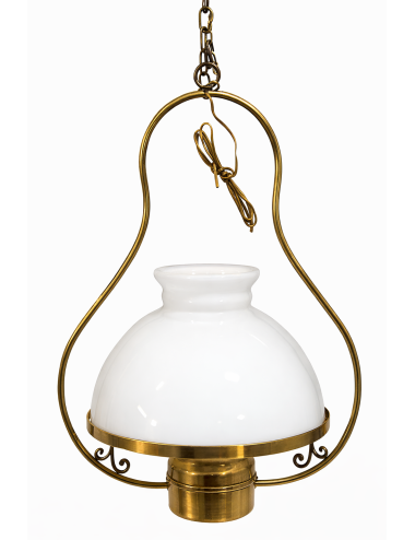 Lampadario a sospensione dallo stile classico con richiami rustici