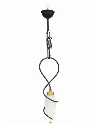 Lampada a sospensione dal design essenziale e artistico