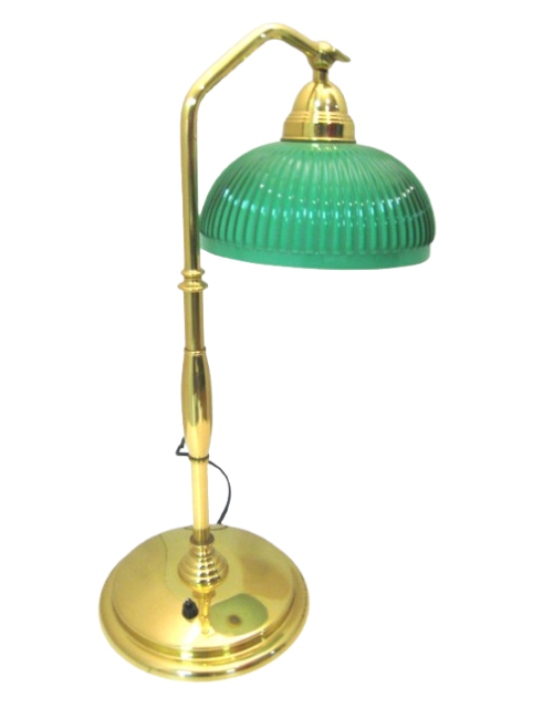Lampada da tavolo con uno stile classico da studio, struttura in metallo con finitura dorata e paralume in vetro verde