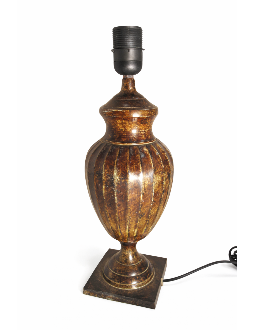 Lampada da tavolo dal gusto classico ed elegante