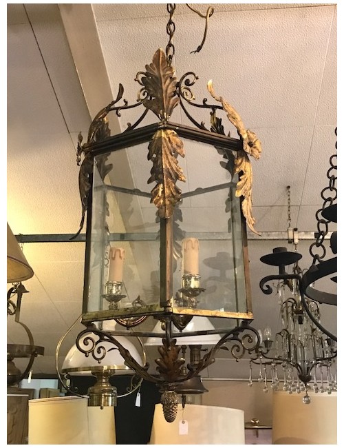 Lampadario in cristallo e ferro battuto