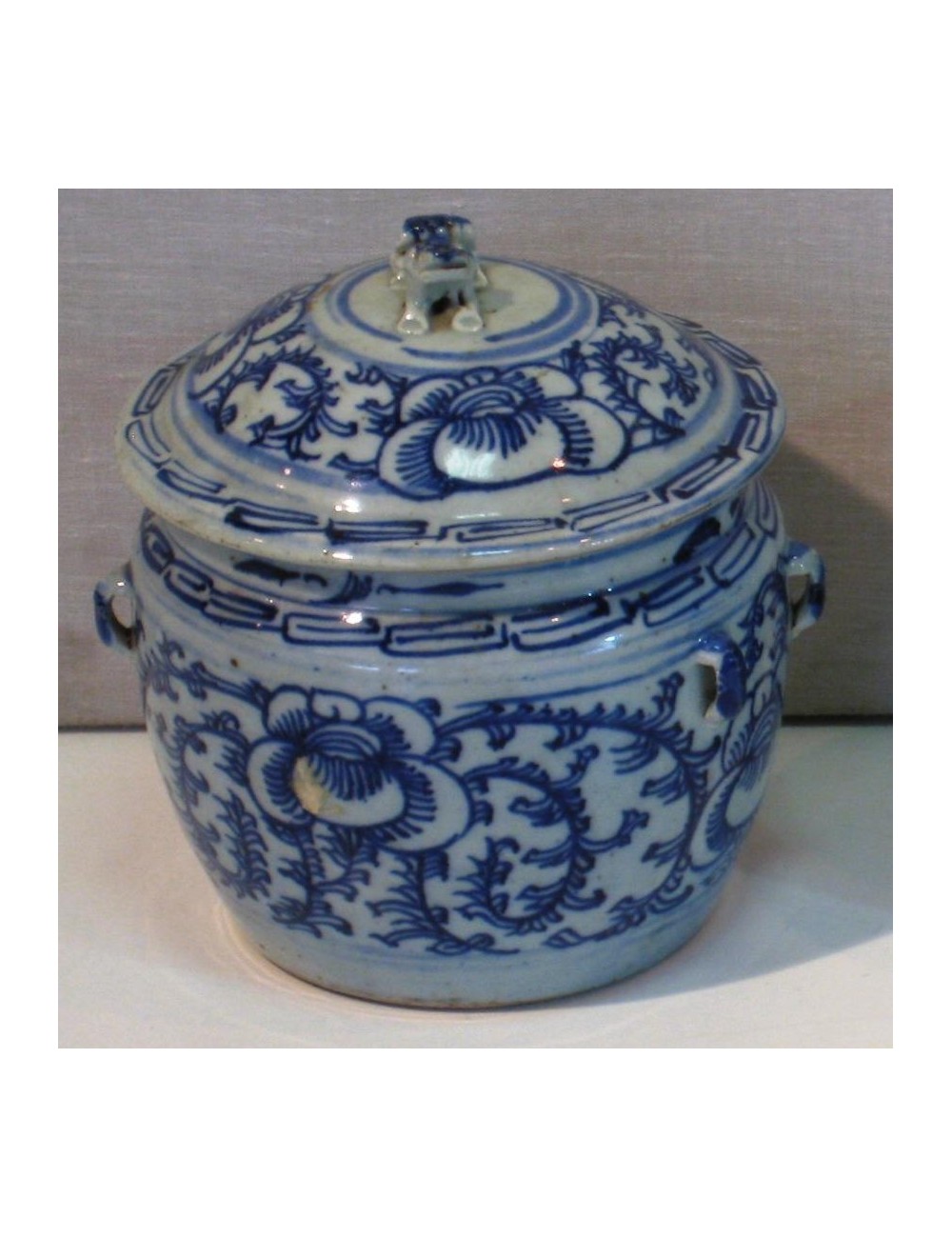 2 Small tureens with lid