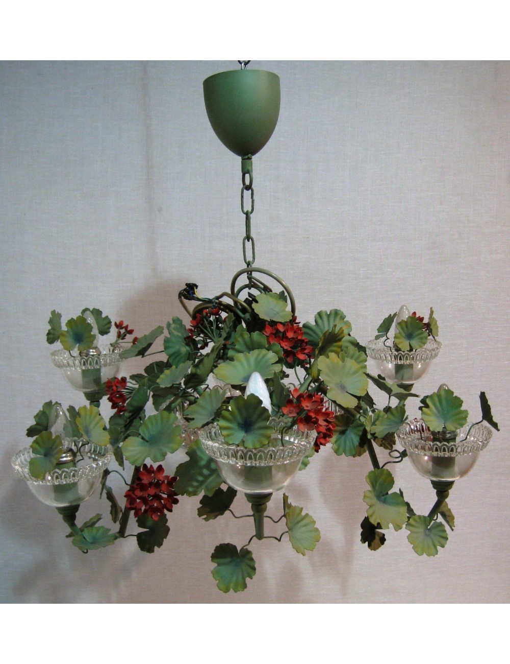 Lampadario moderno con fiori Lampadario moderno con fiori