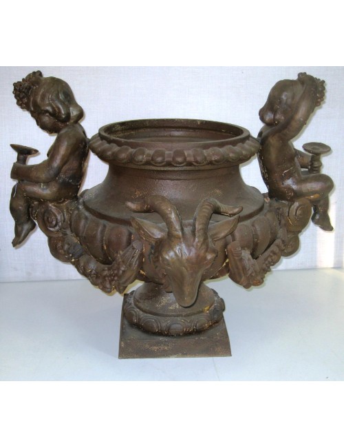 2 cast iron pots - pair
