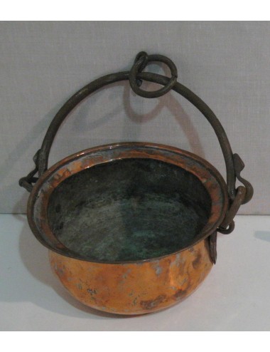 4 Copper pots of different sizes