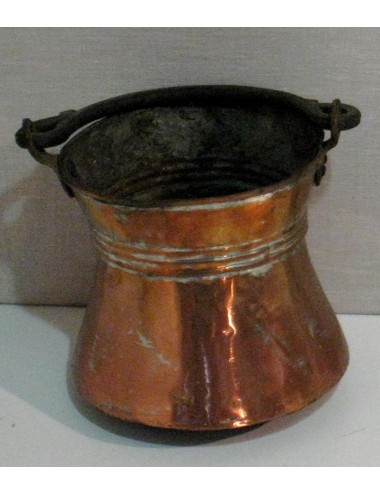 4 Copper pots of different sizes