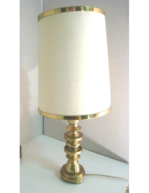 Lampada in ottone con paralume, moderna.