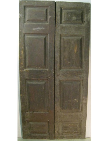 2-leaf door in need of restoration