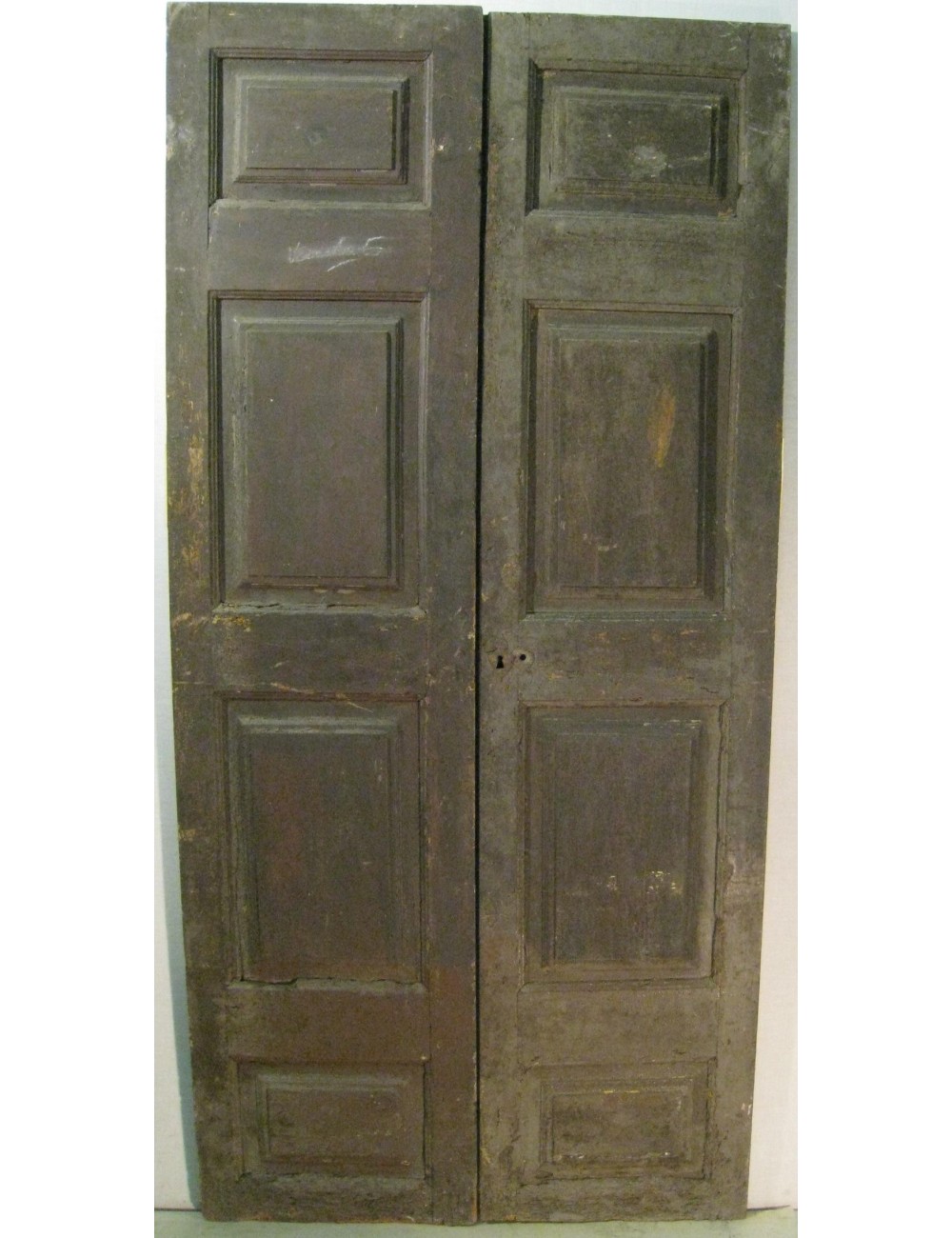 2-leaf door in need of restoration 2-leaf door in need of restoration