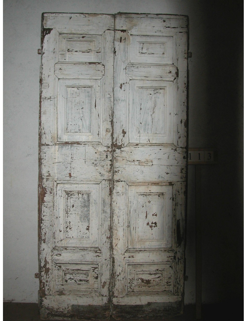 2-leaf door in need of restoration 2-leaf door in need of restoration
