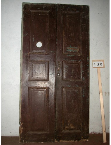2-leaf door in need of restoration