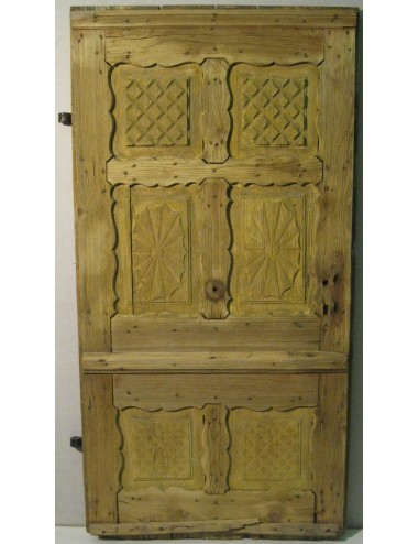 2-leaf door in need of restoration