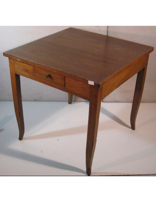 Tavolino quadrato in legno tinto noce con cassetto