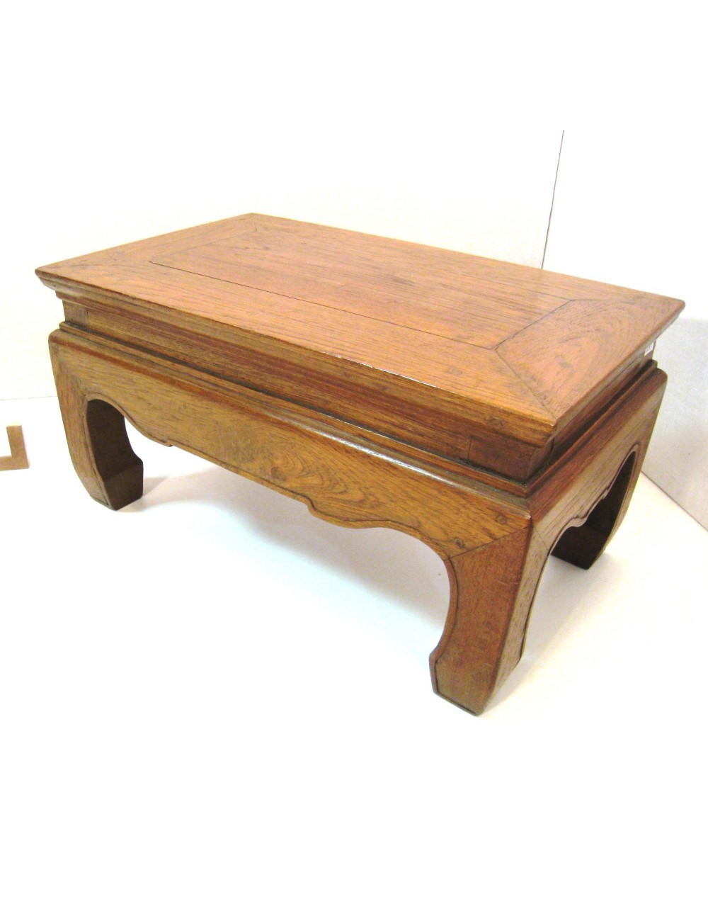 Tavolino orientale in teak moderno Tavolino orientale in teak moderno