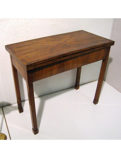 Walnut briar game table - L.XVI Italy Lombardy