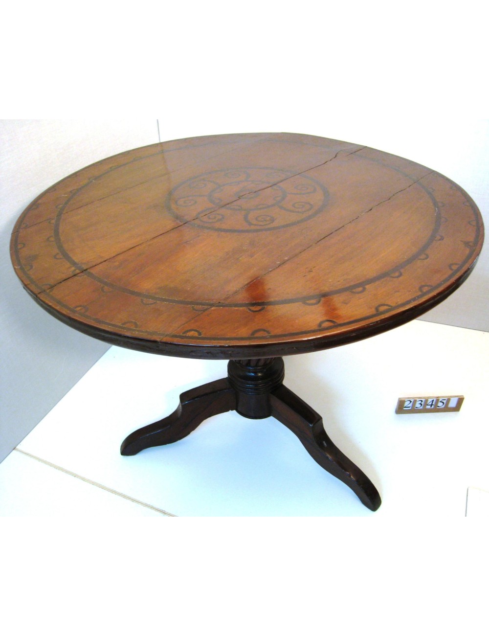 Coffee table Coffee table