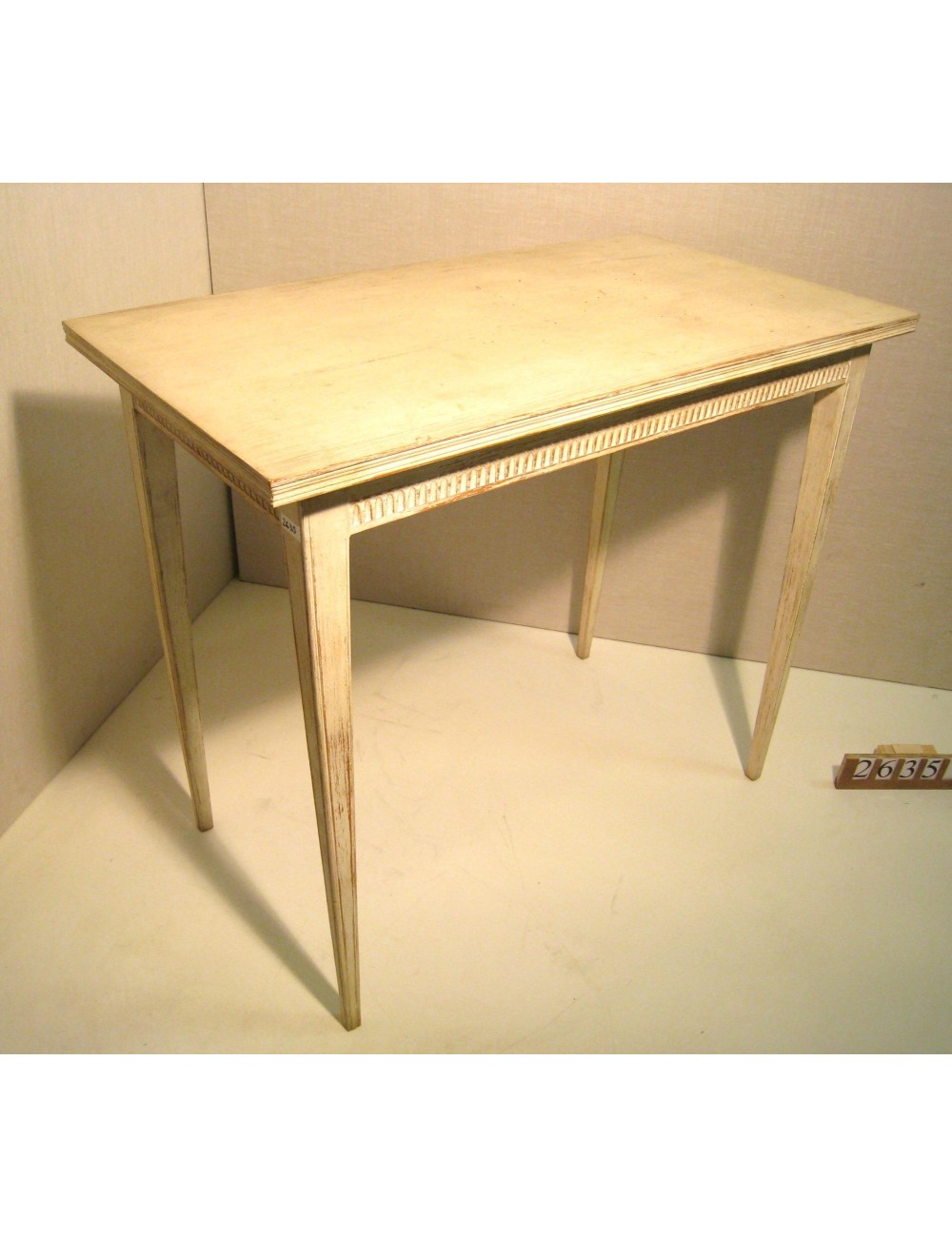 Coffee table Coffee table