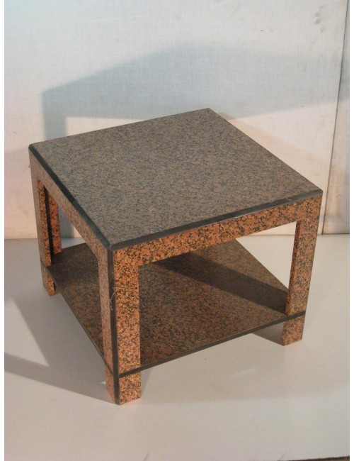 Tavolino moderno quadrato in legno