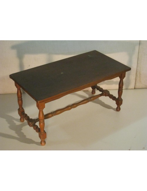 Tavolino moderno rettangolare in legno tinto noce