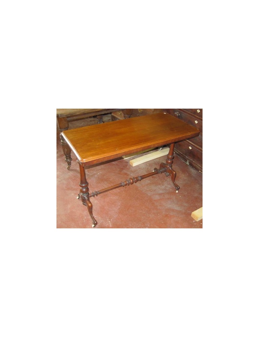 Victorian mahogany coffee table Victorian mahogany coffee table