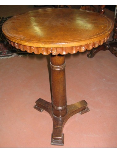 Round table central leg