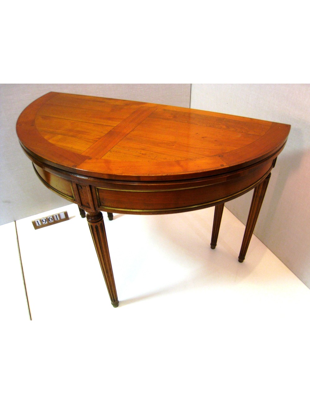 Console/Table Console/Table