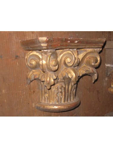 Corinthian capital with semicircular base, carved and gilded, 18th century