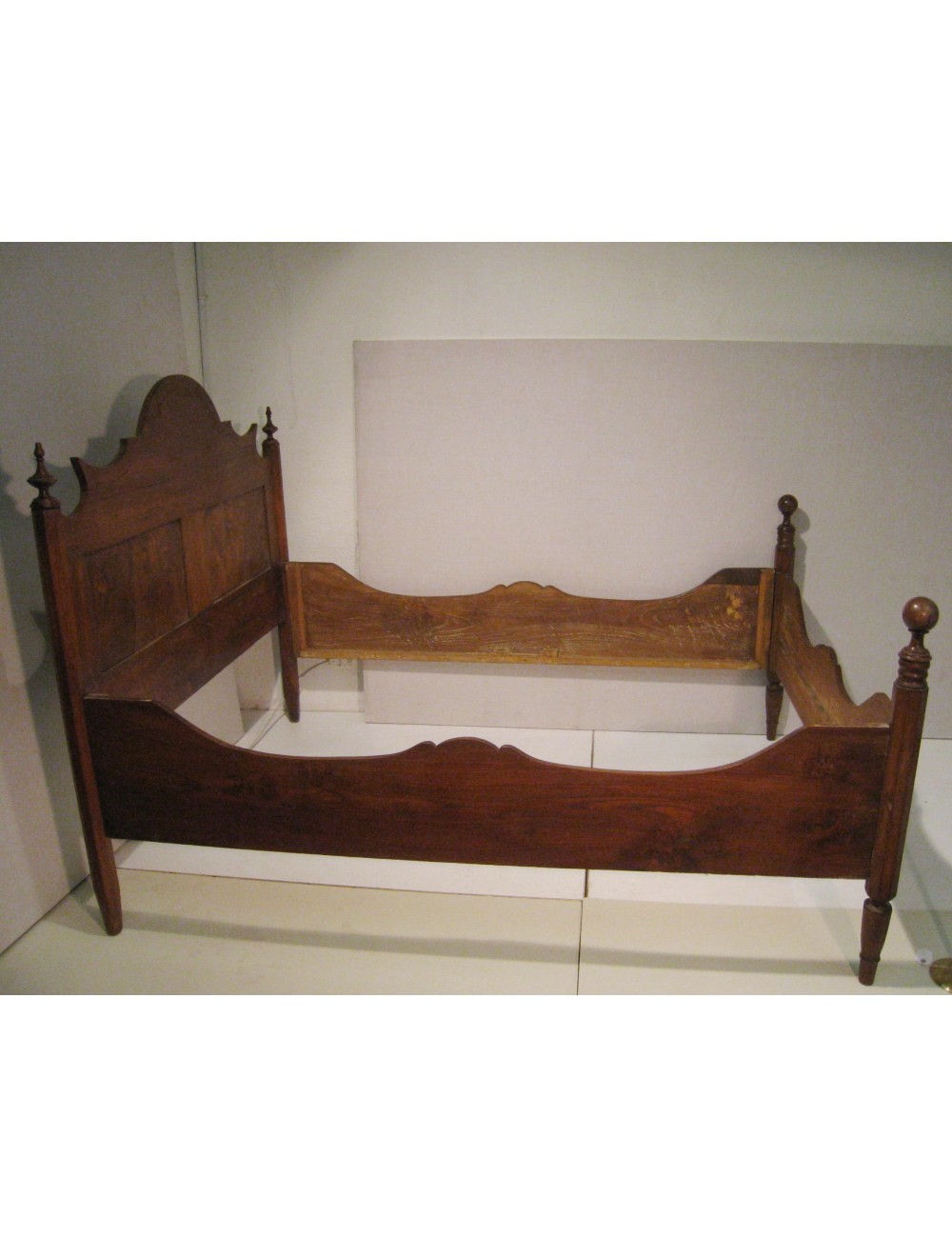Marches elm bed - double Marches elm bed - double