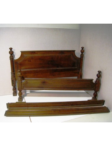 Letto in legno noce massello matrimoniale moderno