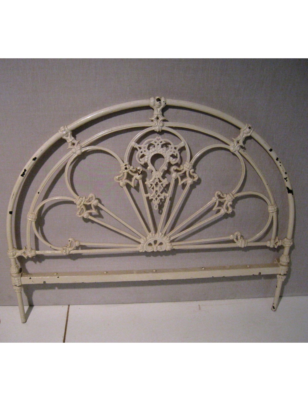Iron beds (1 sing+ 1 cradle) headboard only Iron beds (1 sing+ 1 cradle) headboard only