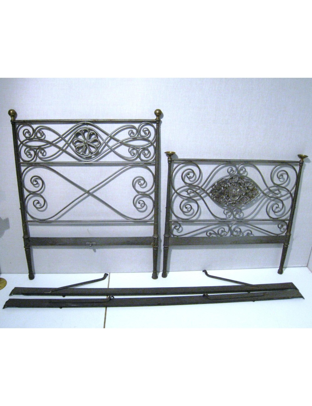 Iron/grey single bed Iron/grey single bed