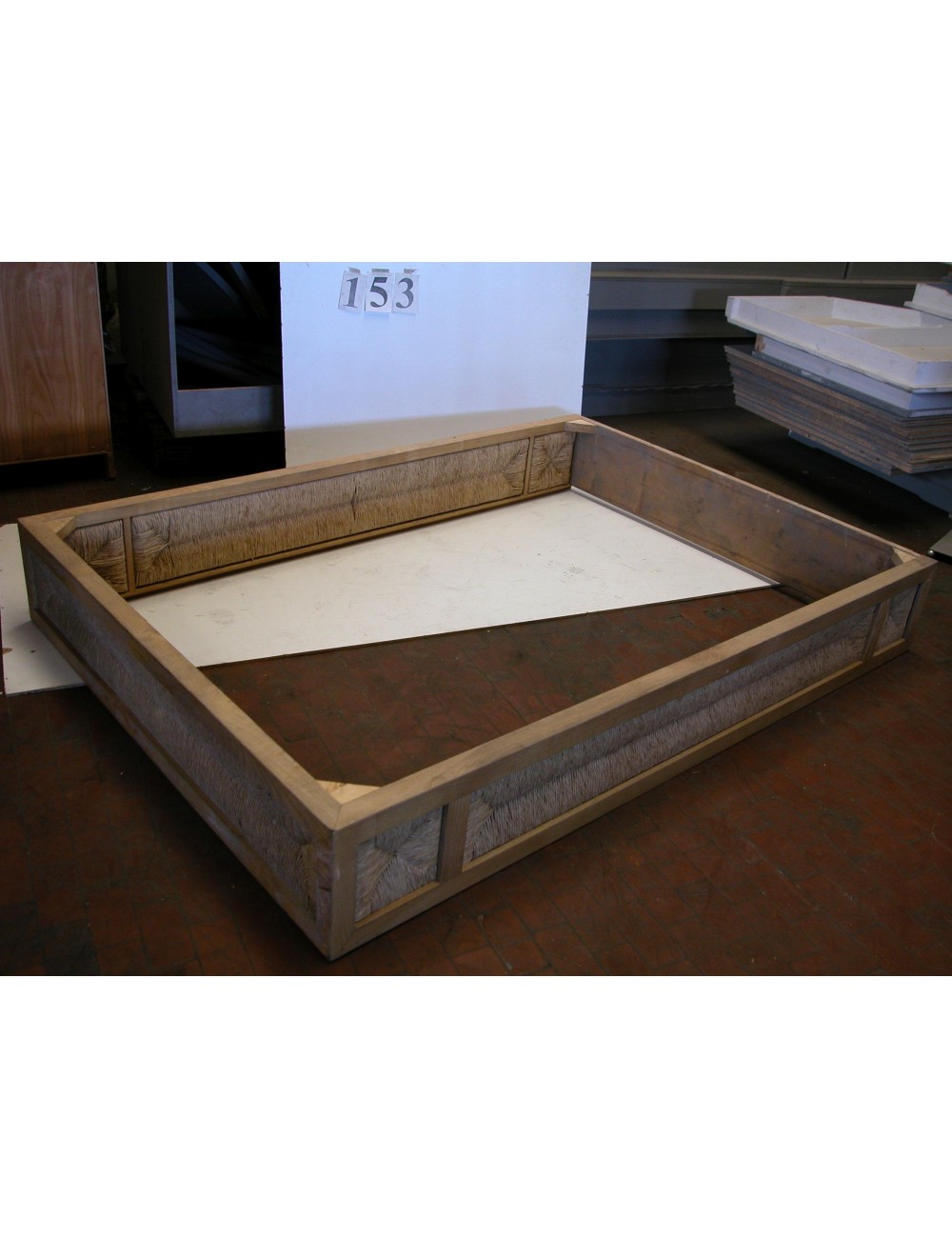 Cassone letto in paglia, moderno