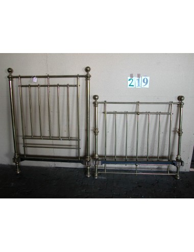 L 219 - brass bed