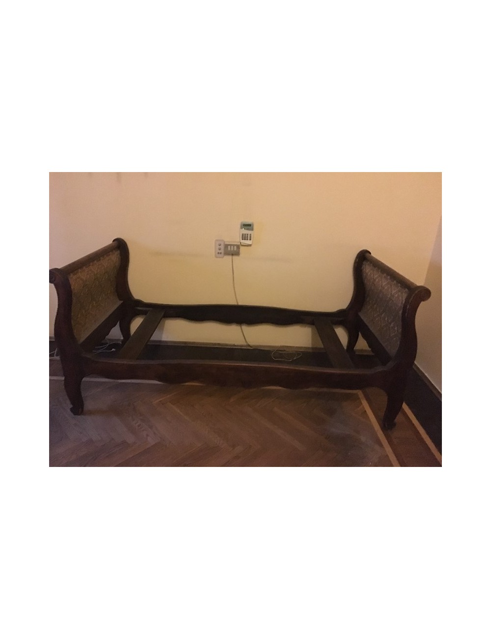 Letto a barca stile '800 moderno in noce