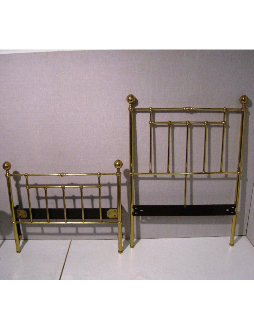 Modern single brass bed Modern single brass bed