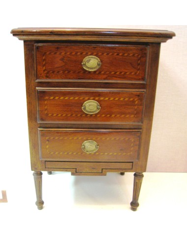 Mobiletto in noce intarsiato, moderno, con tre cassetti , maniglie in ottone brunito