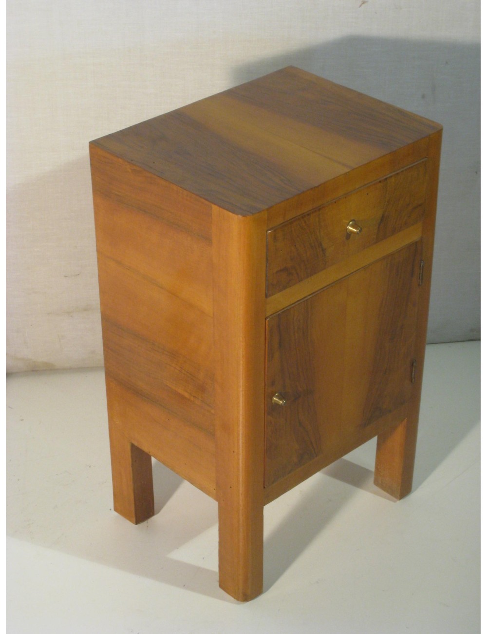 L197 20th century bedside table L197 20th century bedside table