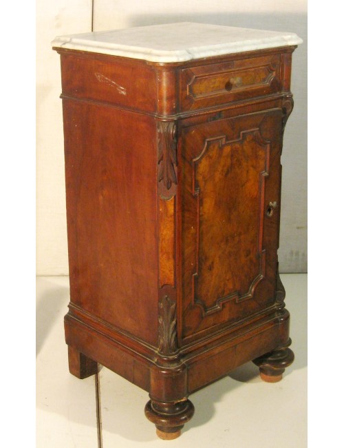 Comodino fine '800 con piano in marmo