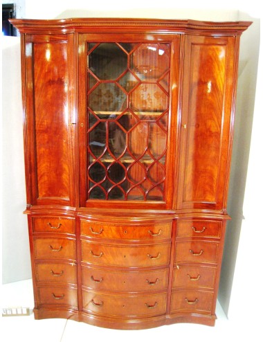 Three-door showcase with faux drawers and modern side doors