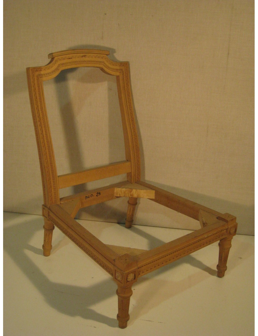 L 68 - modern armchair stem L 68 - modern armchair stem