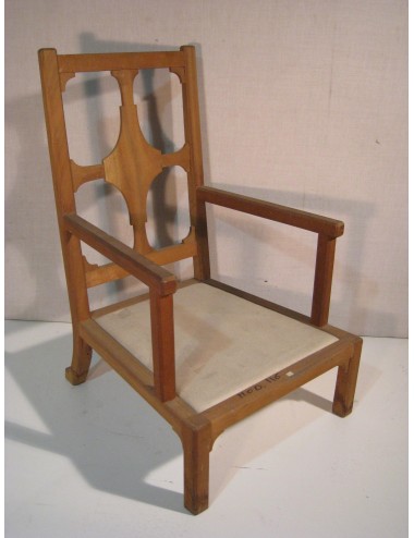 L 133 - stem modern armchair
