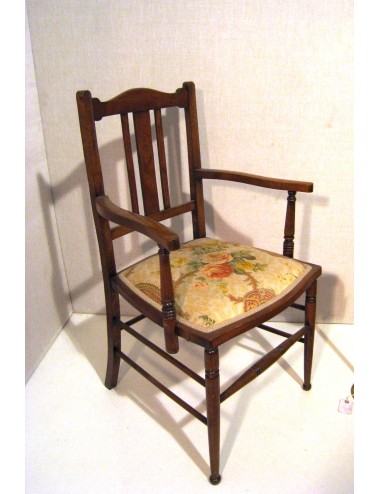 Poltrona con schienale intarsiato, sedile imbottito con tessuto fiorato. Epoca Vittoriana fine '800