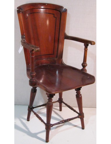 Poltrona con schienale curvo in legno mogano, stile Vittoriano, con filetto ebano intarsiato.