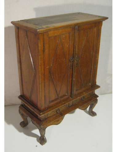 Credenzina a due ante stile orientale in legno teak tinto noce