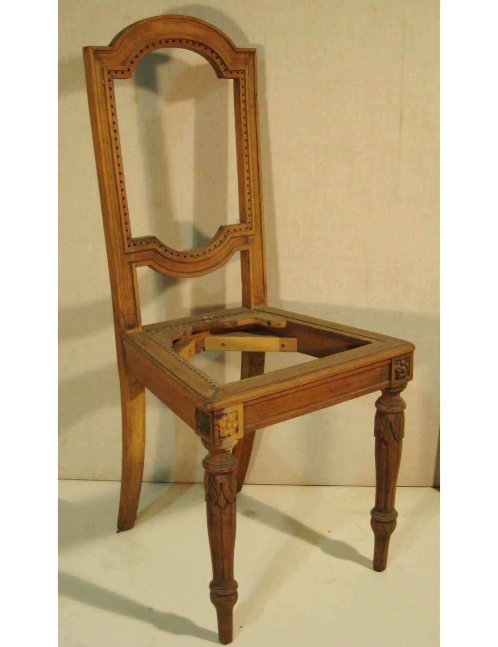 3 Modern upholstered seat and backrest chairs 3 Modern upholstered seat and backrest chairs