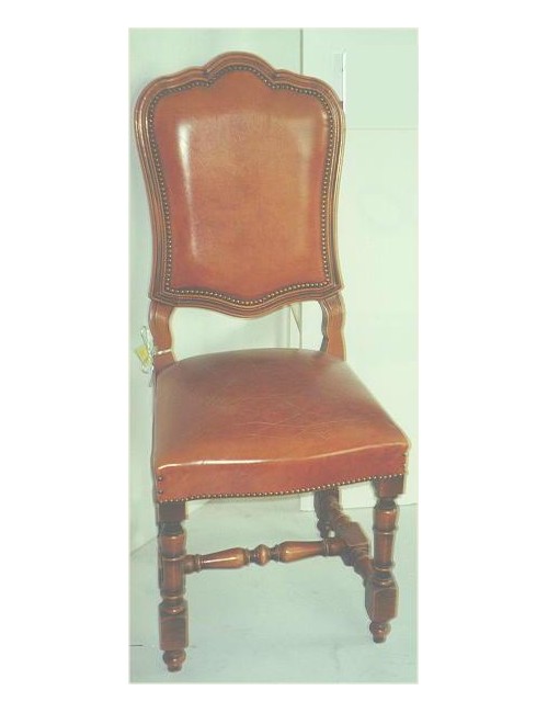 Sedie rocchetto in legno, pelle con borchie
