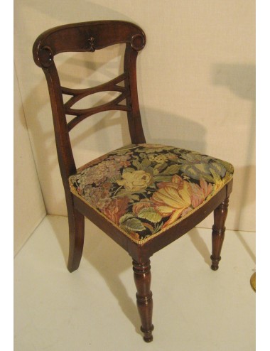 2 different chairs (n 1 tess Fiori)