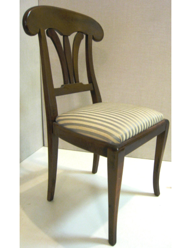 Sedia in legno con sedile imbottito